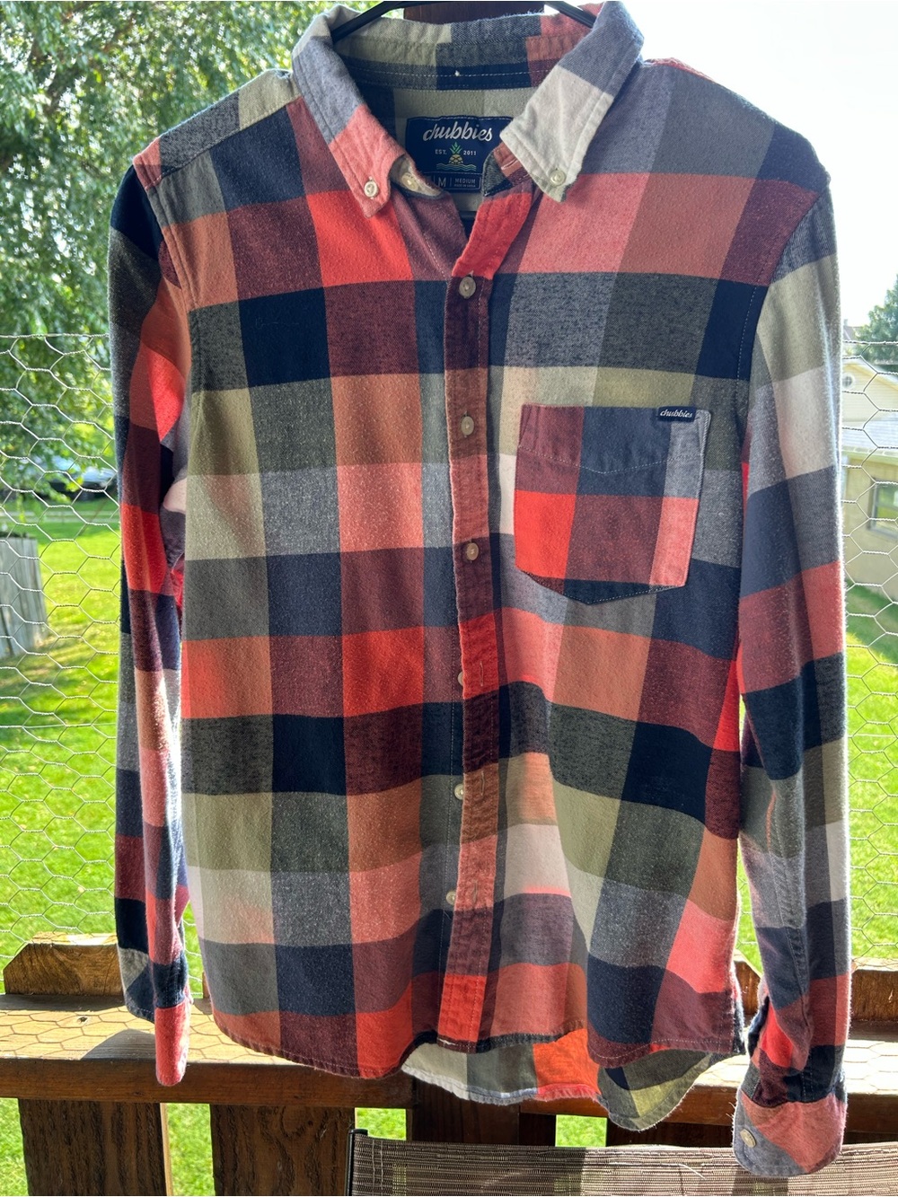 Chubbies Men's Red & Blue multi colored Plaid Button-Down Shirt Medium